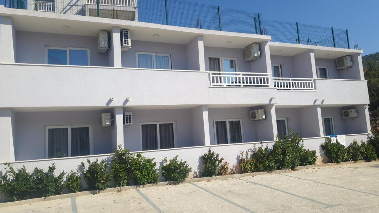 Apartments Capeta Неум Екстер'єр фото